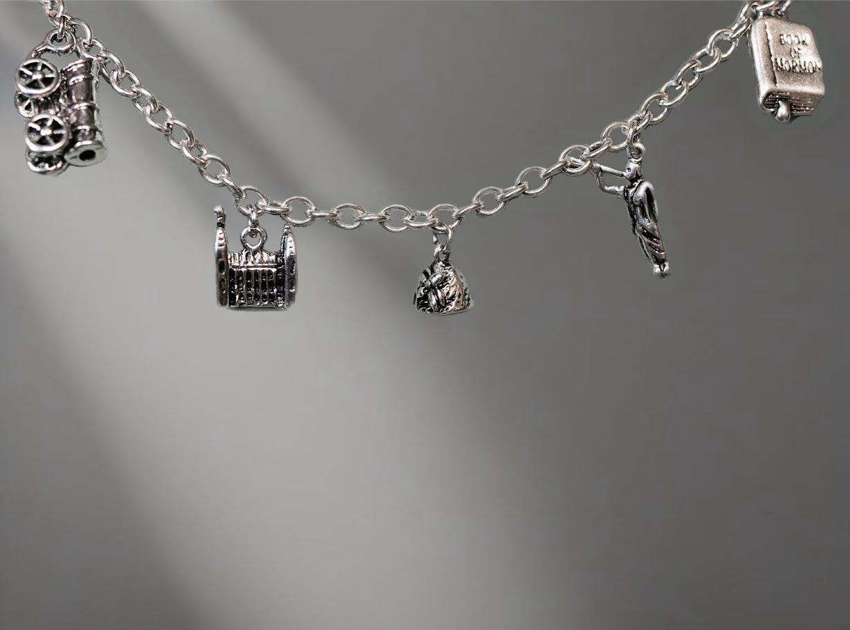 Wagon Charm | Vertical